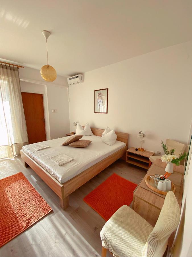 The Manzoni Family 1 Hotell Punat Eksteriør bilde